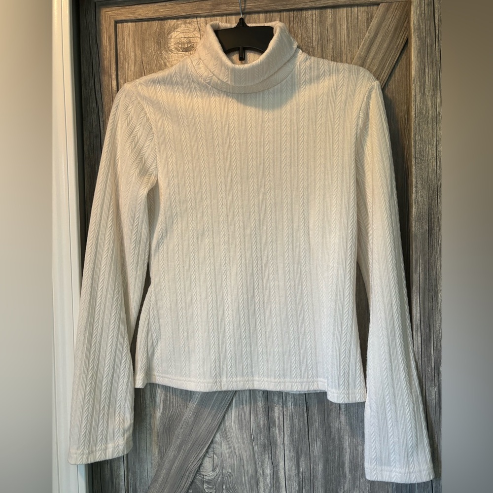 Turtleneck sweater, size M